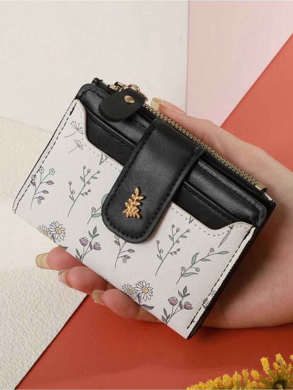 Floral Print Compact Card Wallet in Black and White